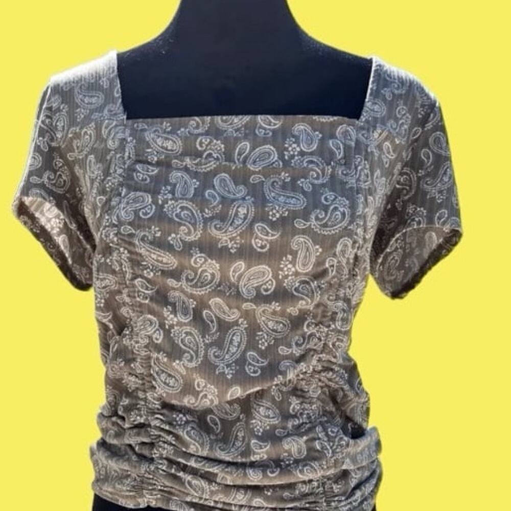 WILD MOSS women's size L, drawstring on sides top, short sleeve, square neck